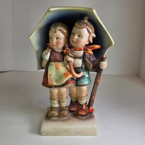 Goebel M.I. Hummel Stormy Weather #71 TMK2 Full Bee Germany 6.5" Figurine